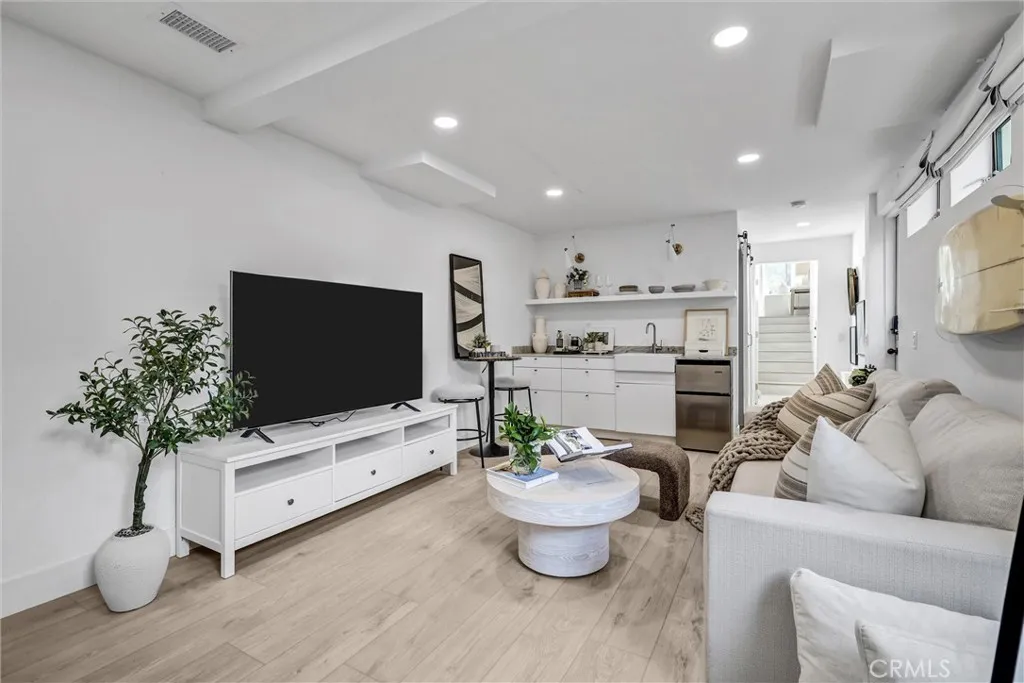 Additional image 8 of 1025 Oro St, Laguna Beach, CA 92651