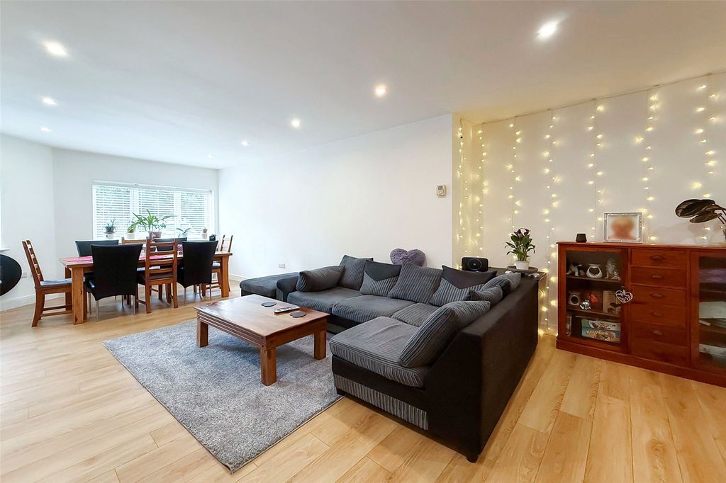 Additional image 4 of 2 bed flat for saleAntonia Court, Terminus Road, Littlehampton, West Sussex BN17