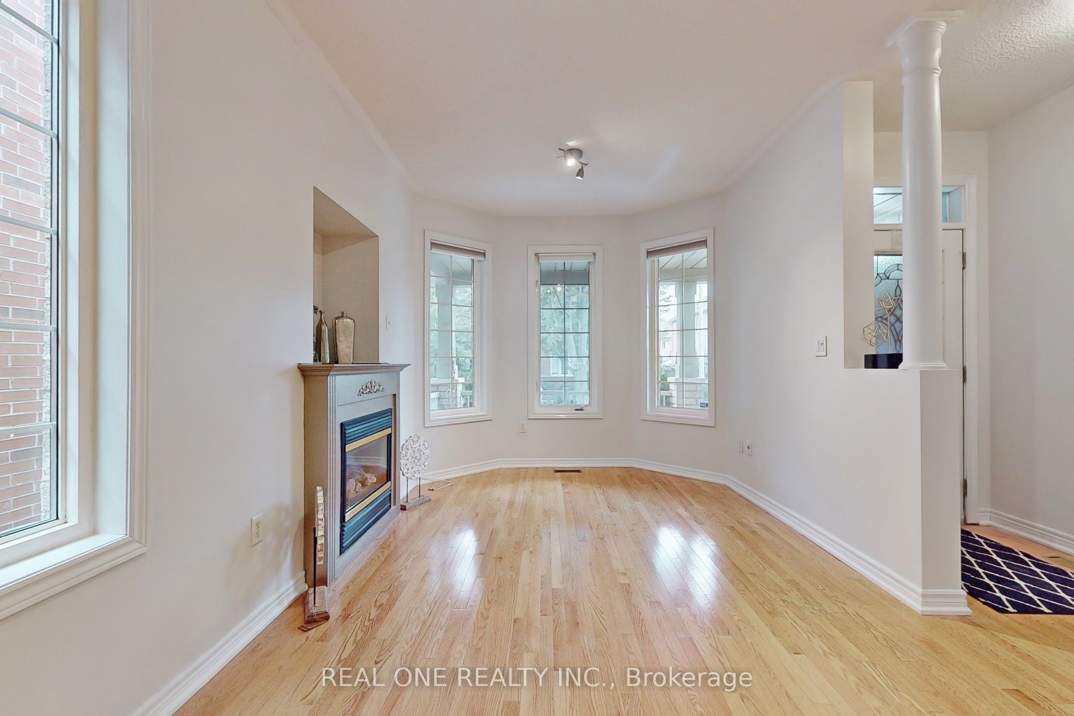 Additional image 5 of 19 Longwood Avenue S, Richmond Hill, ON, L4E 4B1