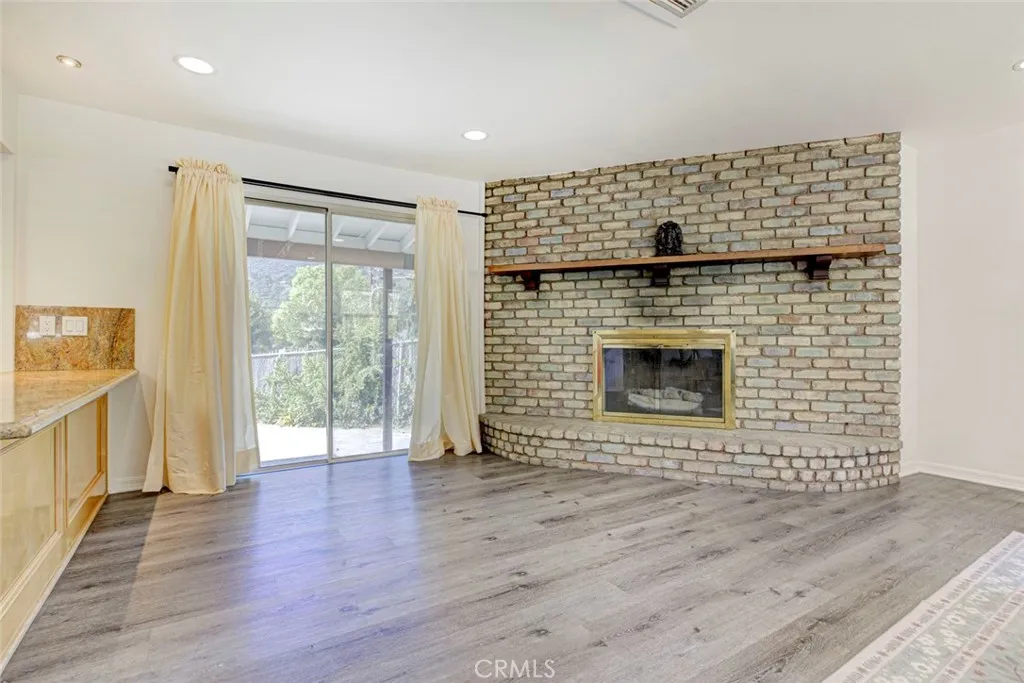 Additional image 76 of 3352 Montrose Ave, La Crescenta, CA 91214