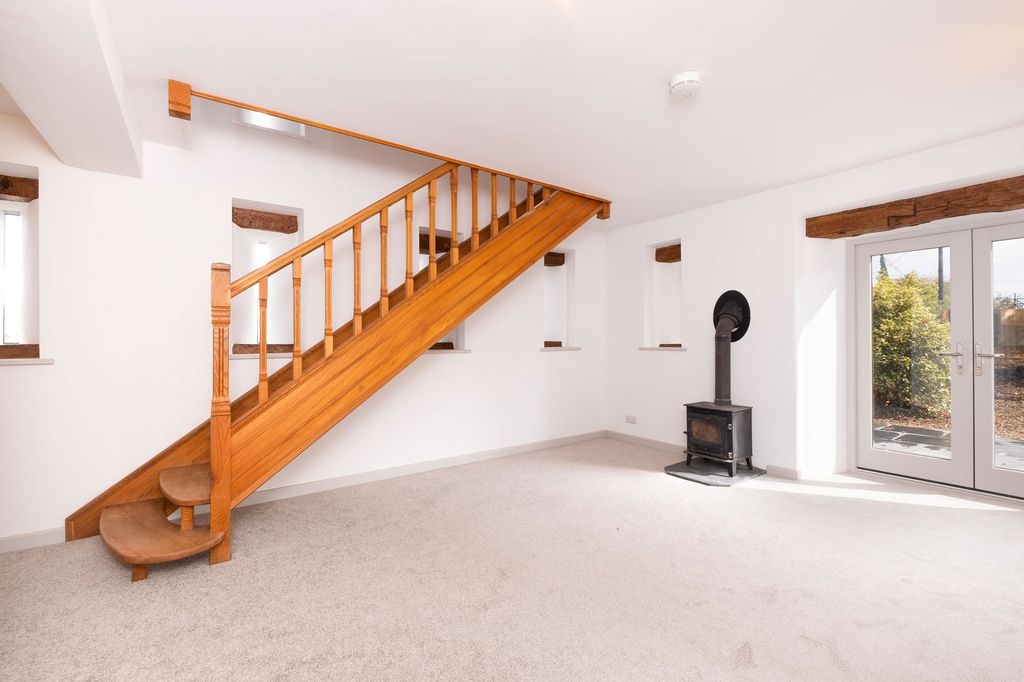 2 bed barn conversion for saleTredunnock Barn, Llangarron, Ross-On-Wye HR9 photo 5