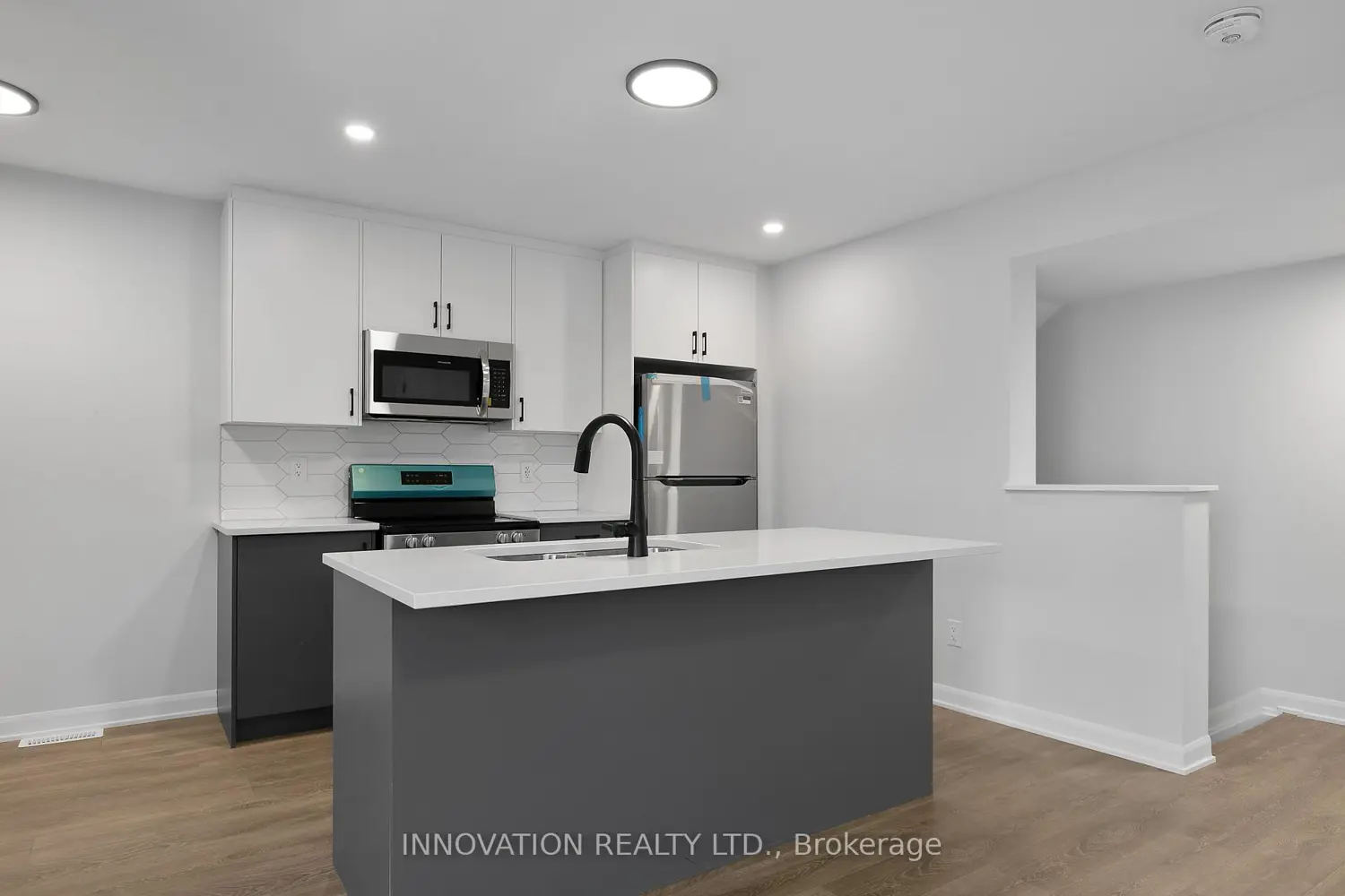 Additional image 7 of 301 Glenroy Gilbert Drive 32