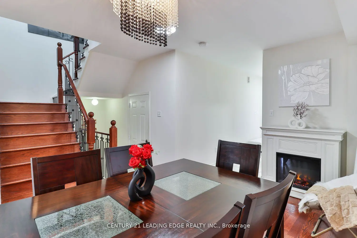 15 Robertdale Court photo 3