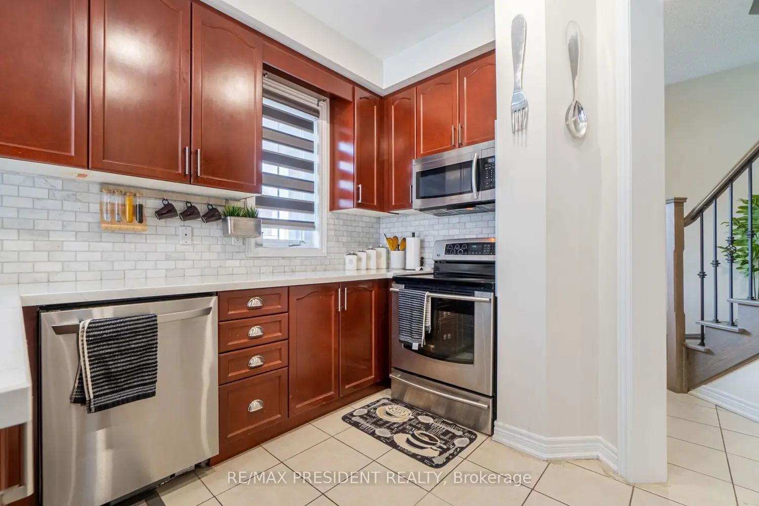 Additional image 19 of 56 Iceland Poppy Trail