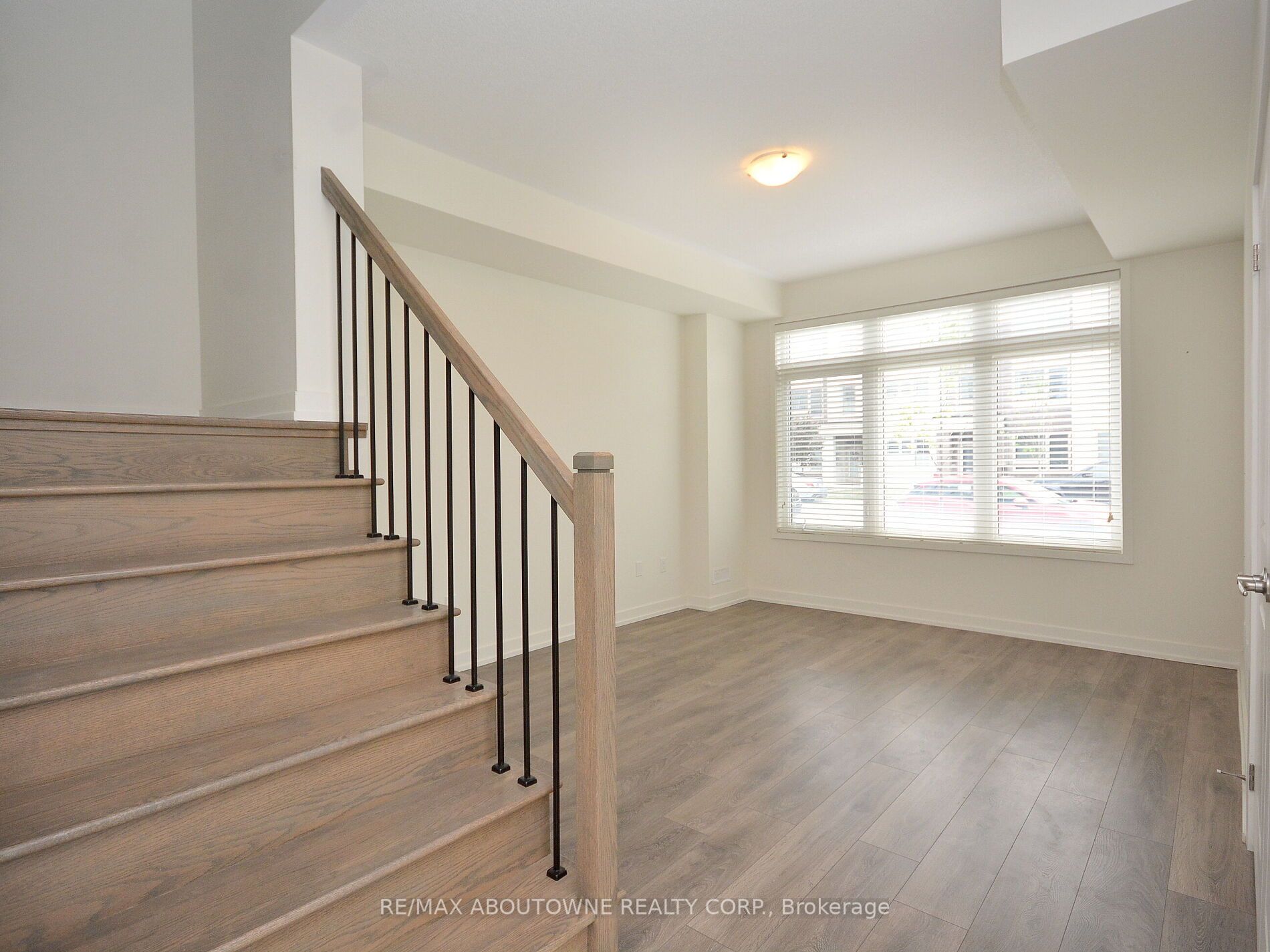 Additional image 6 of 331 Squire Crescent, Oakville, ON, L6H 0L9