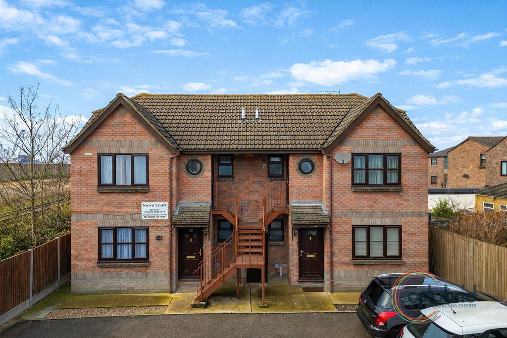 1 bed flat for saleNairn Court, Dock Road, Tilbury RM18