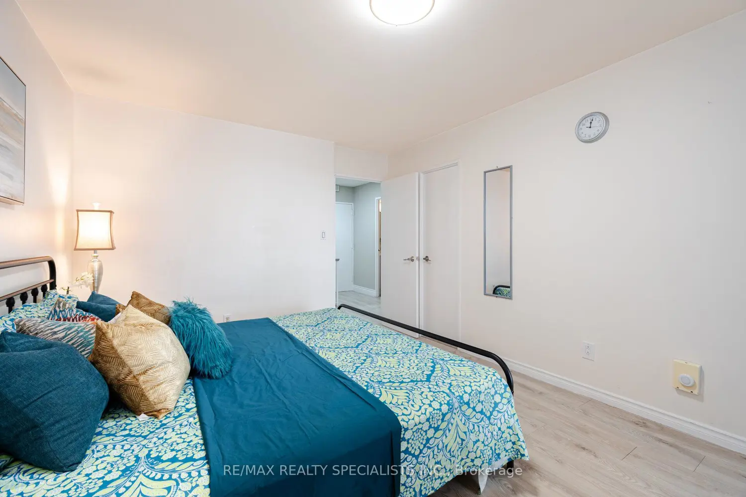 Additional image 9 of 3025 The Credit Woodlands Road 325