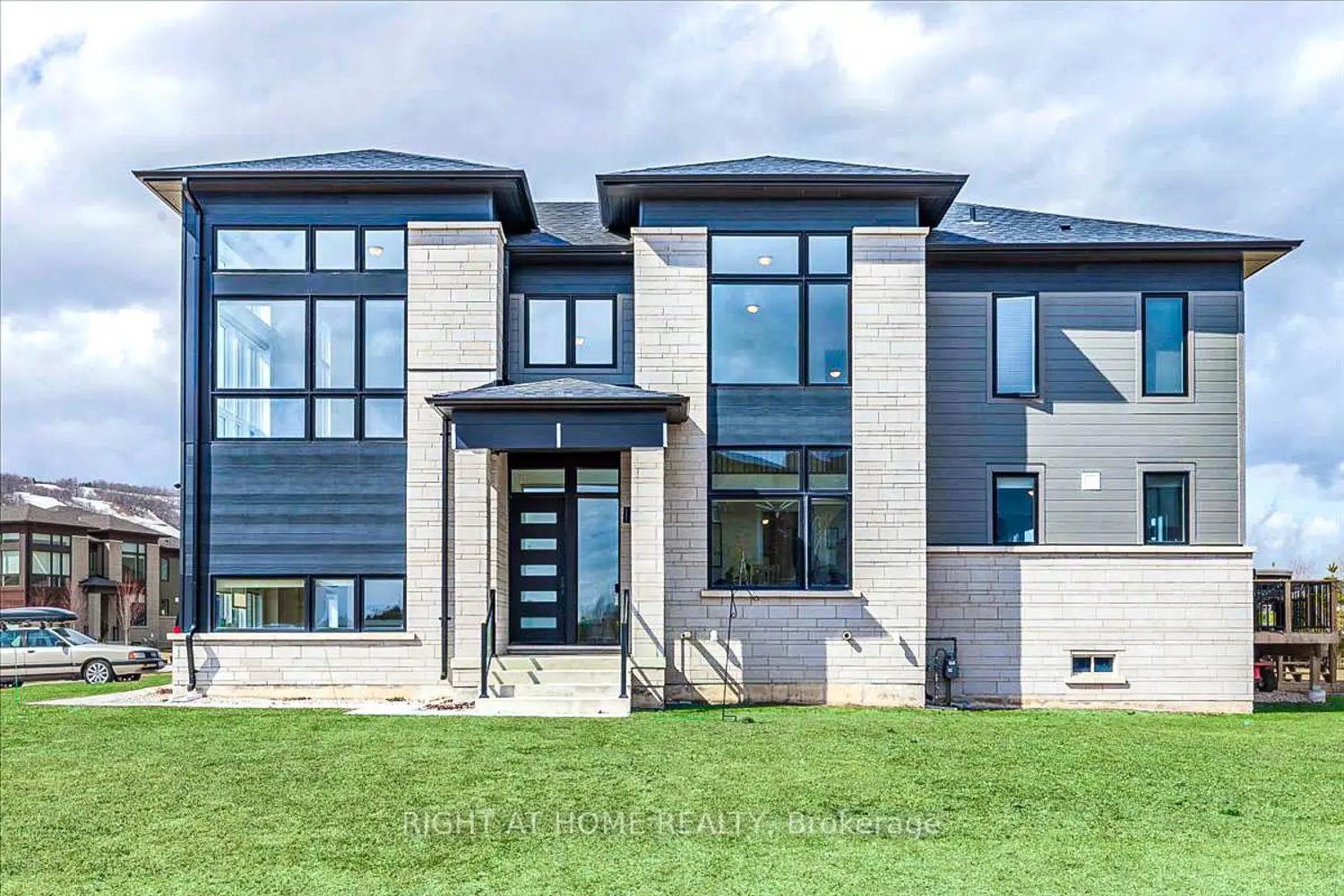 120 Stoneleigh Drive