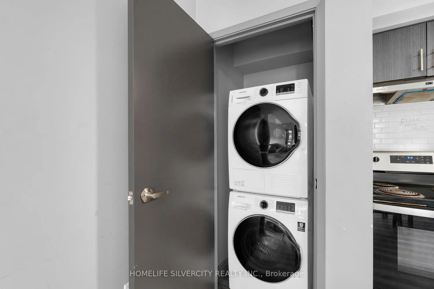 Additional image 19 of 275 Larch Street A405