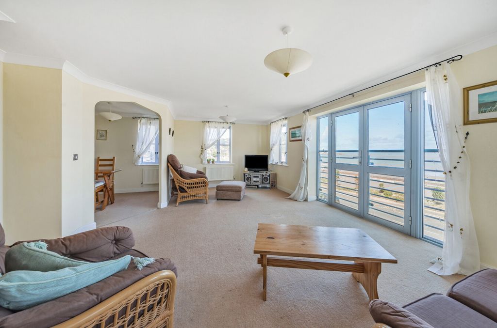 2 bed flat for saleTrinity Way, Minehead, Somerset TA24 photo 2