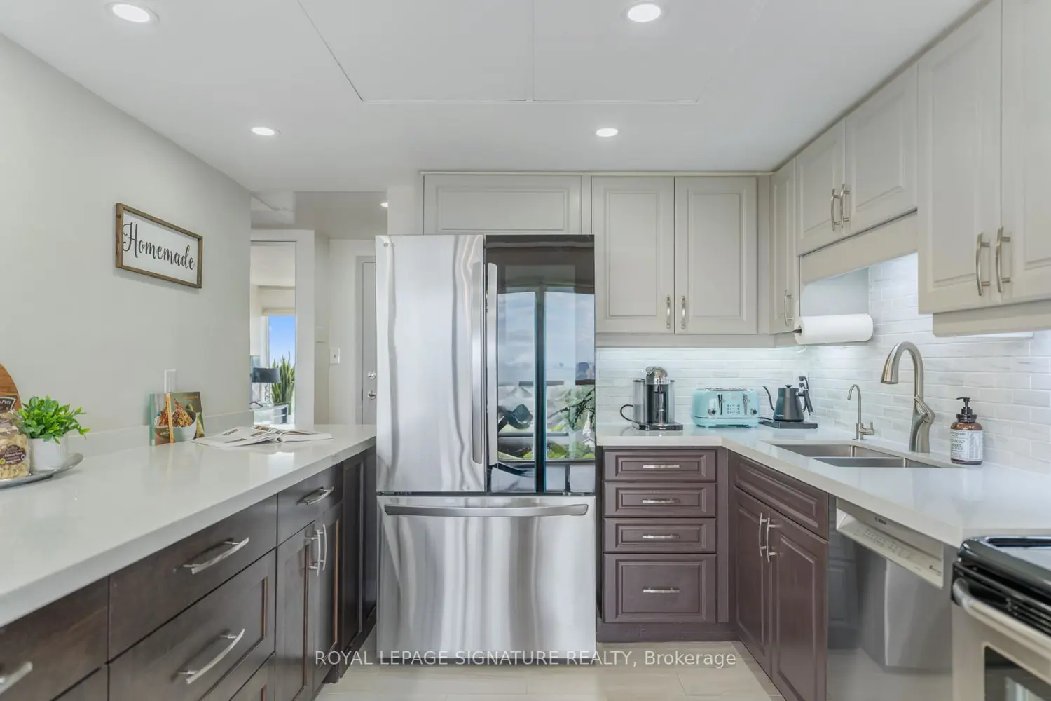 Additional image 7 of 880 Dundas Street Lph4