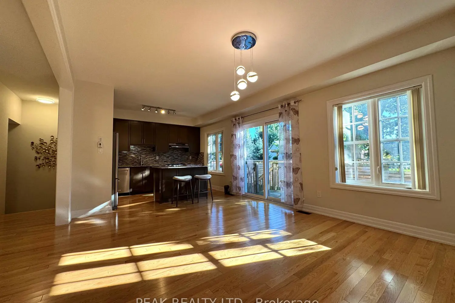 Additional image 19 of 44 Windsor Circle