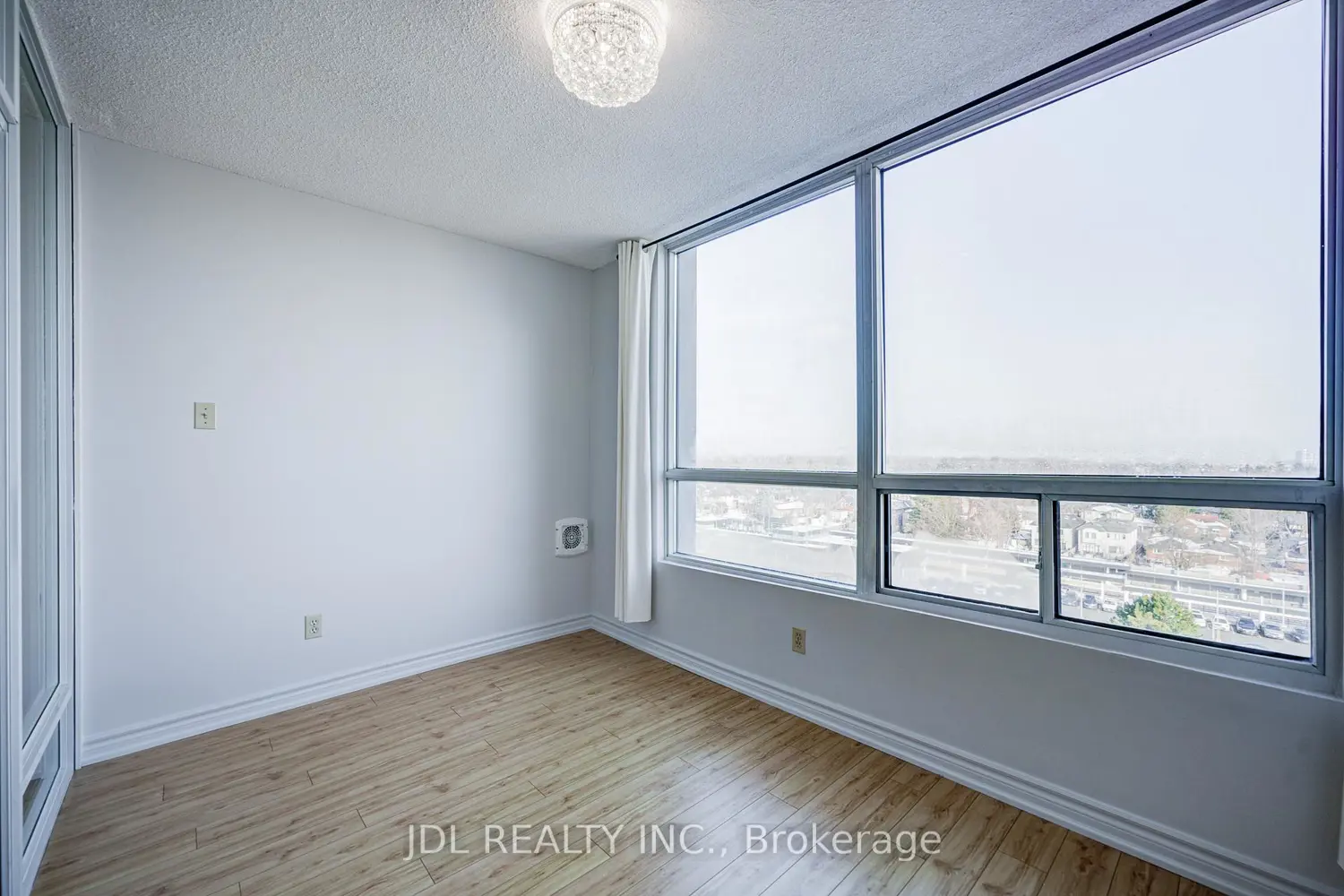 Additional image 11 of 1 Reidmount Avenue 1106