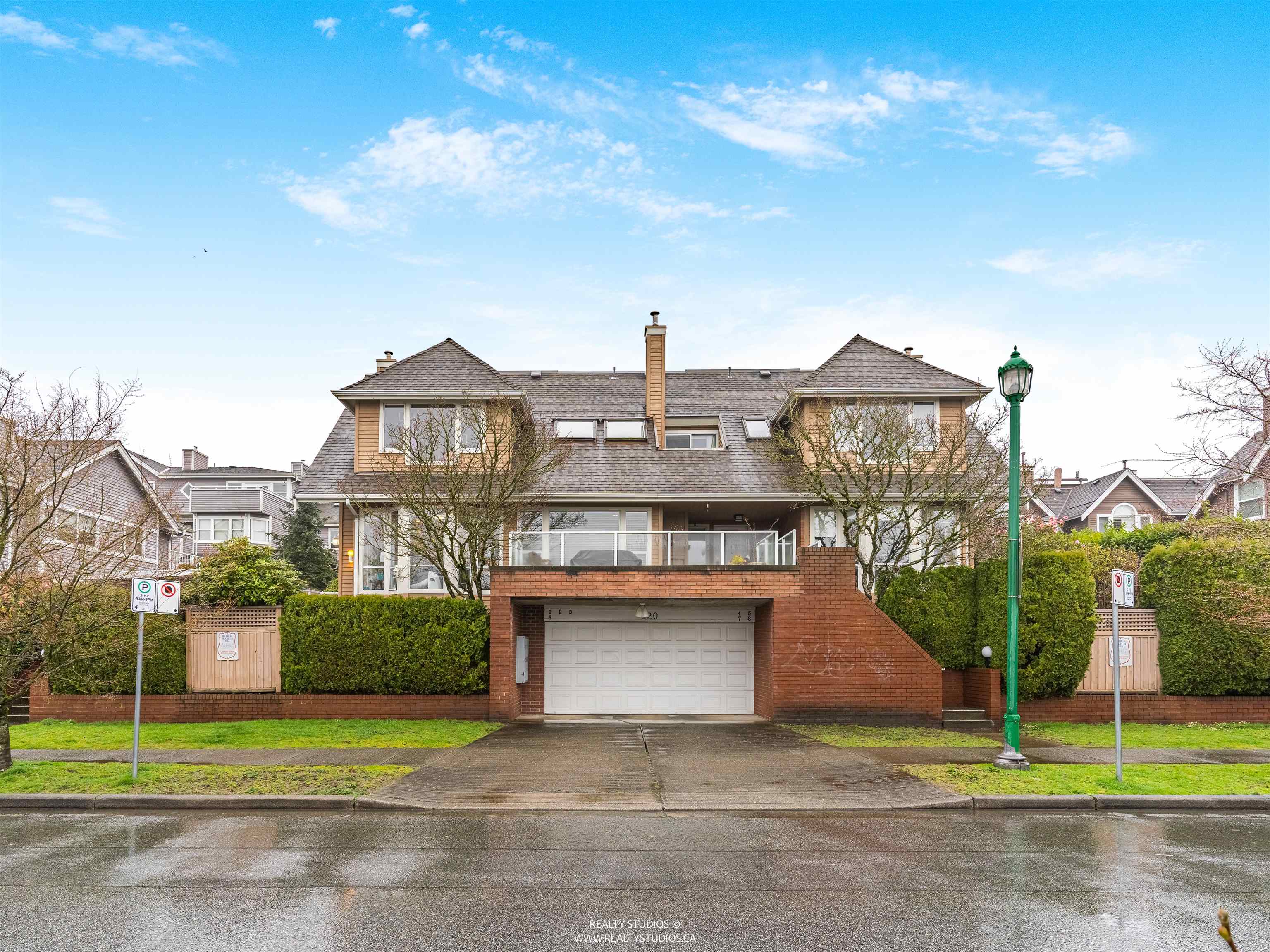 6-220 Keith Road E, North Vancouver, BC, V7L 1V5