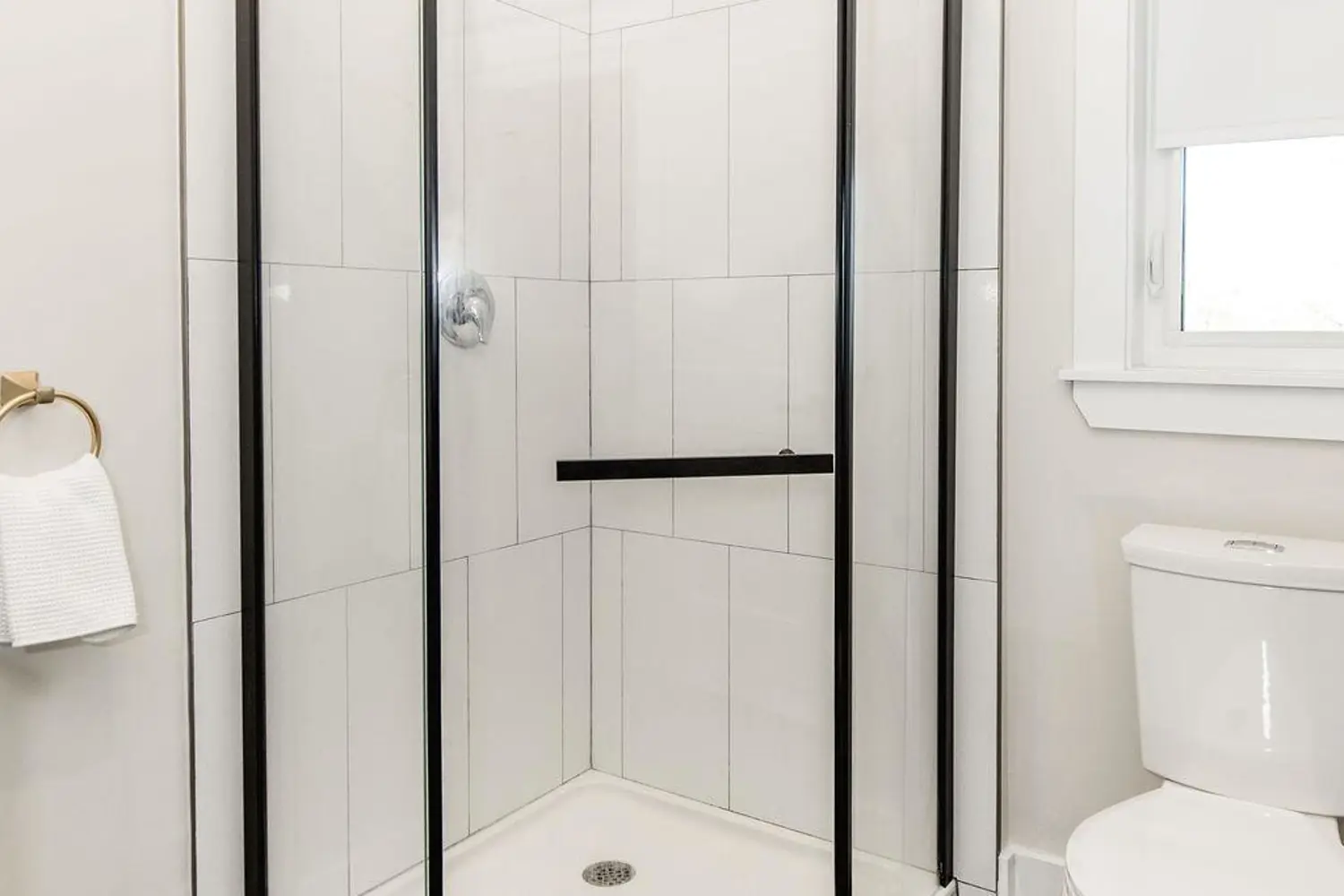 Additional image 14 of 5385 8 Line