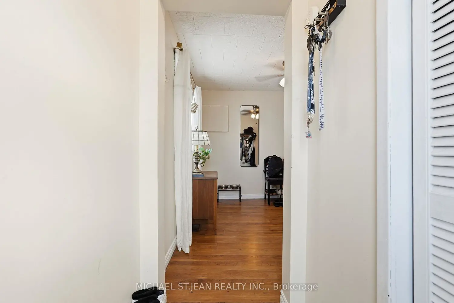 144 Catherine Street photo 4