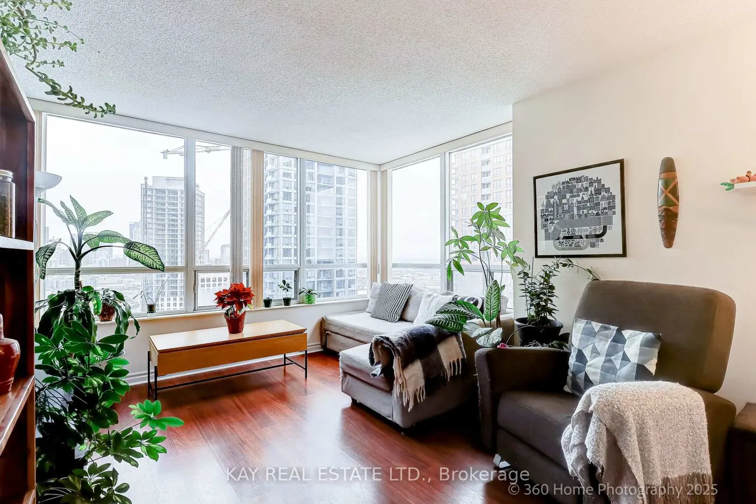 Additional image 16 of 5233 Dundas Street 1526