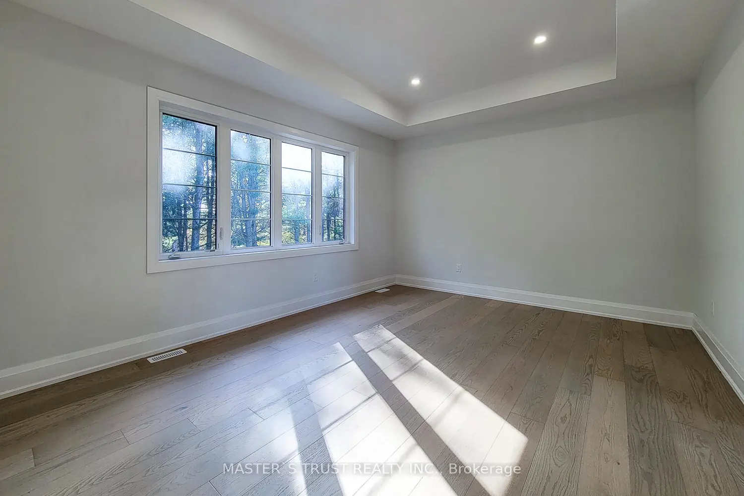 Additional image 11 of 325 Somme Street