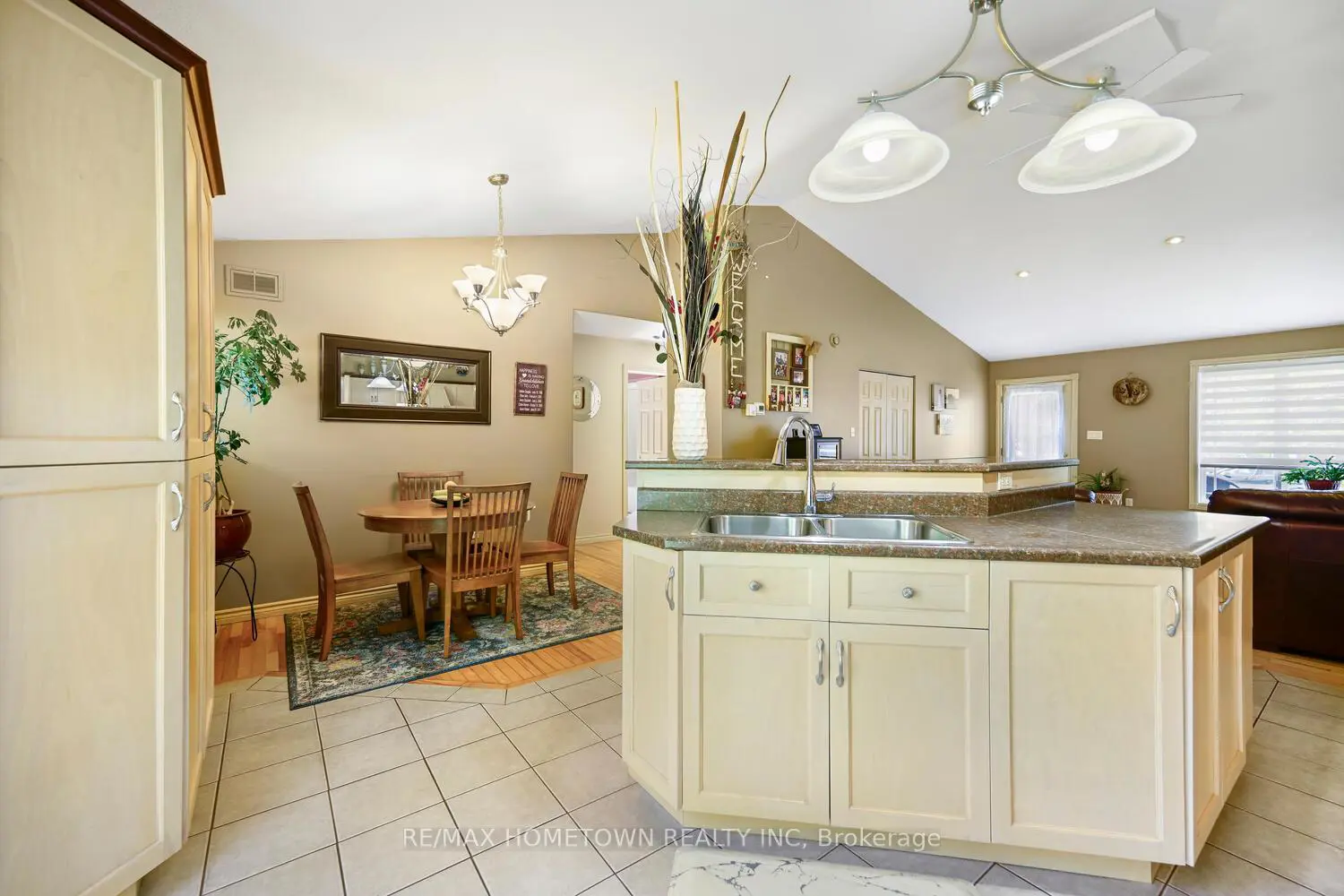 Additional image 10 of 8121 Main Street