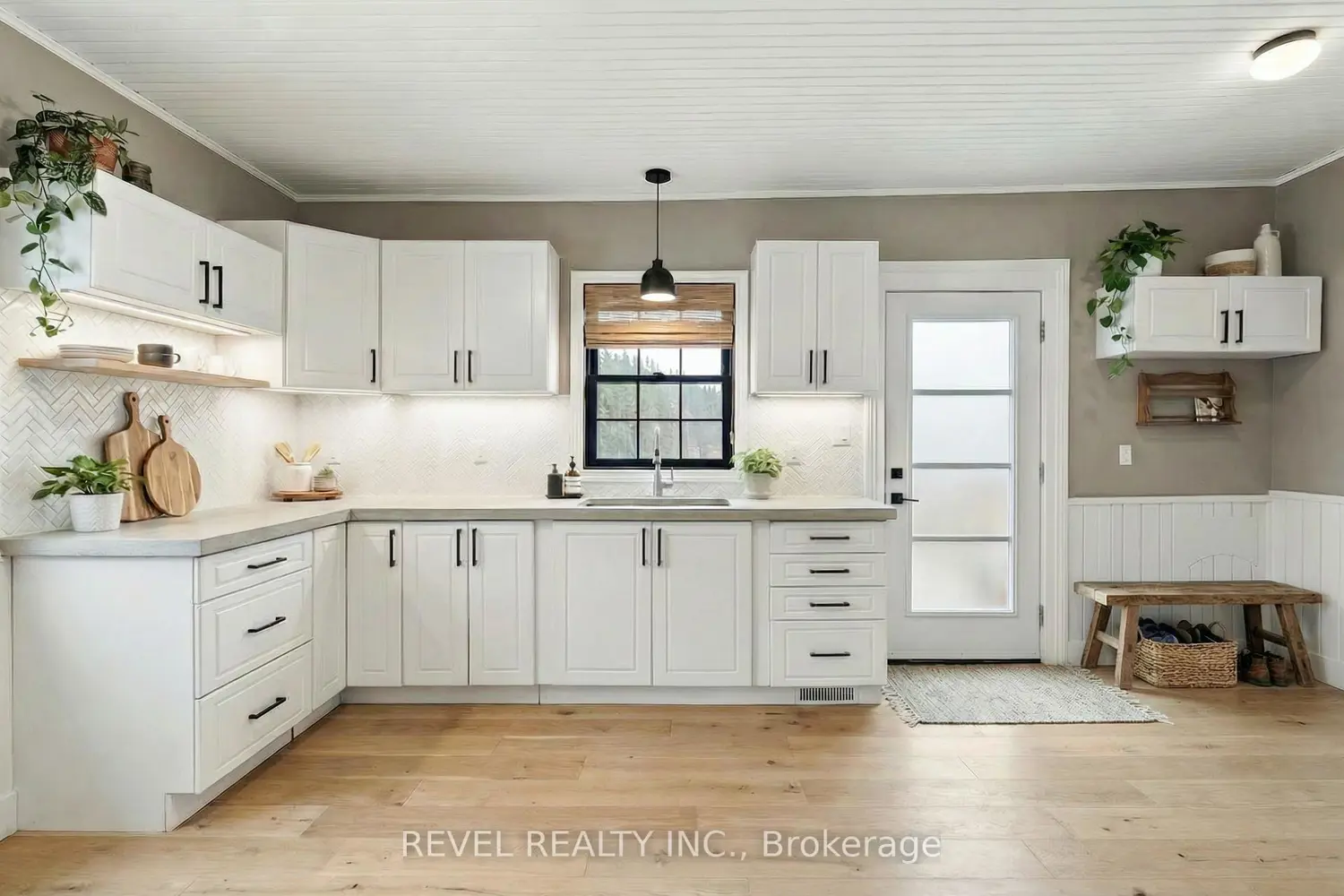 Additional image 11 of 439 Metcalf Street