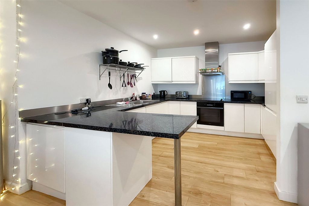 Additional image 3 of 2 bed flat for saleAntonia Court, Terminus Road, Littlehampton, West Sussex BN17
