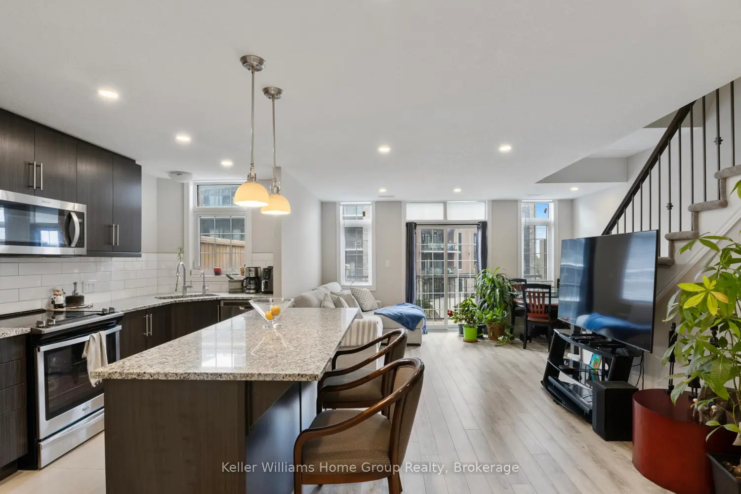 Additional image 7 of 333 Gosling Gardens 314