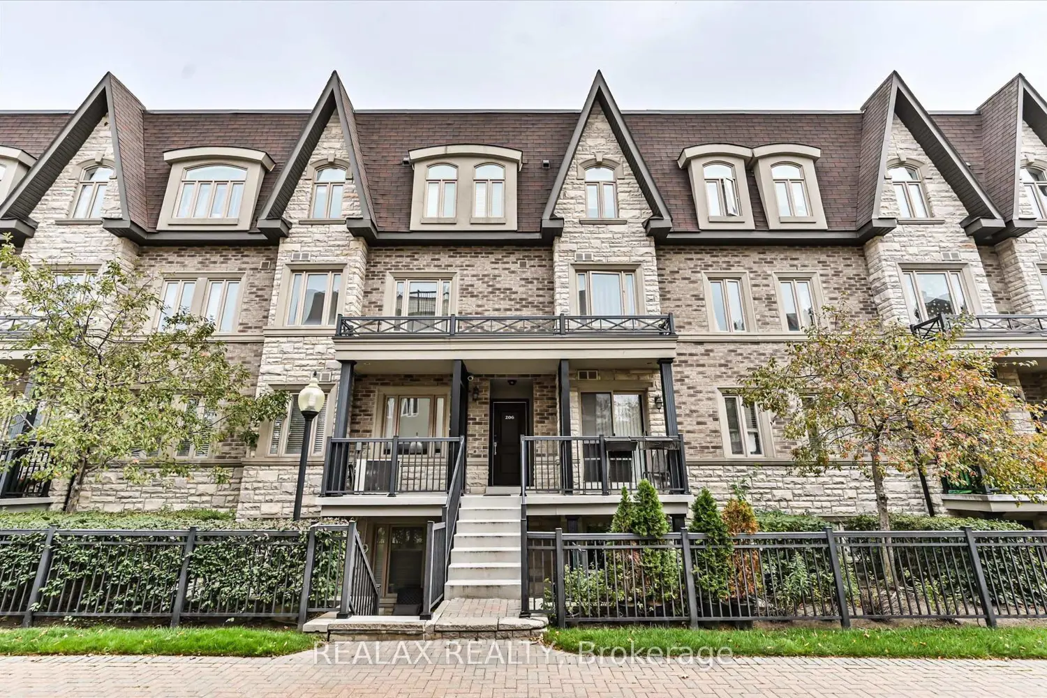 Additional image 19 of 320 John Street 207