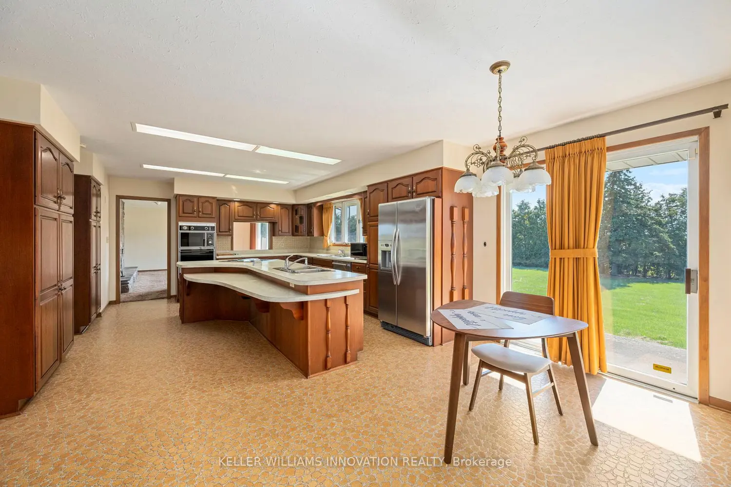 Additional image 4 of 6828 Third Line Road