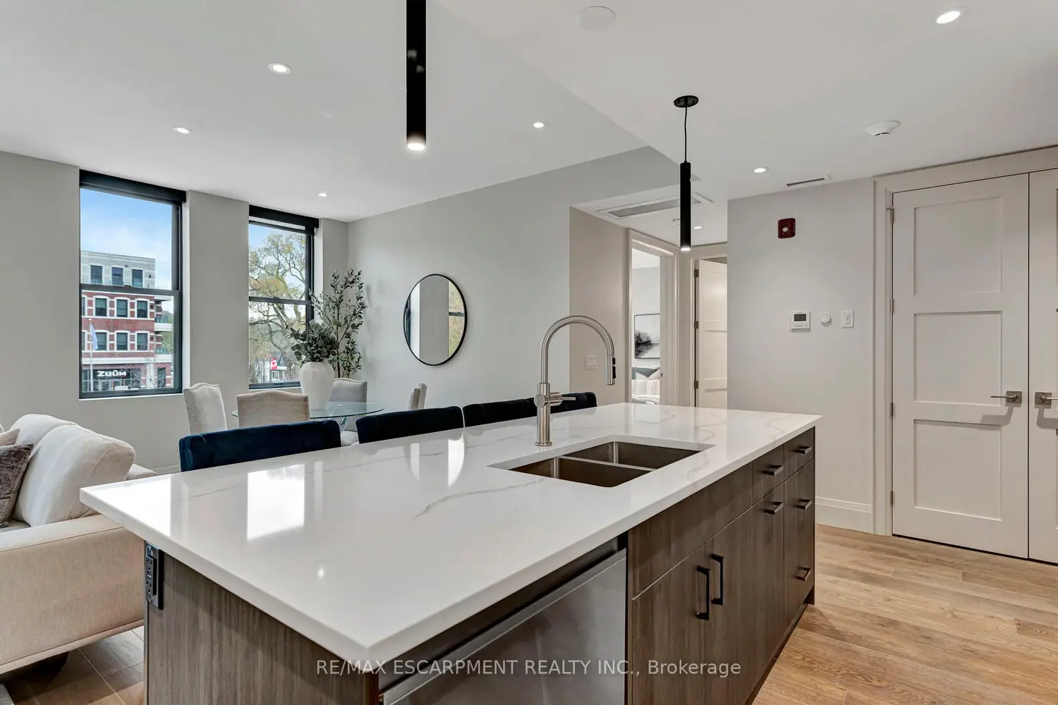 Additional image 6 of 7 Grand River Street 202