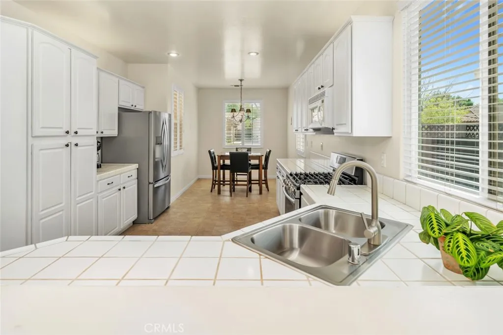 Additional image 56 of 331 Hollyhill Drive, Bakersfield, CA 93312