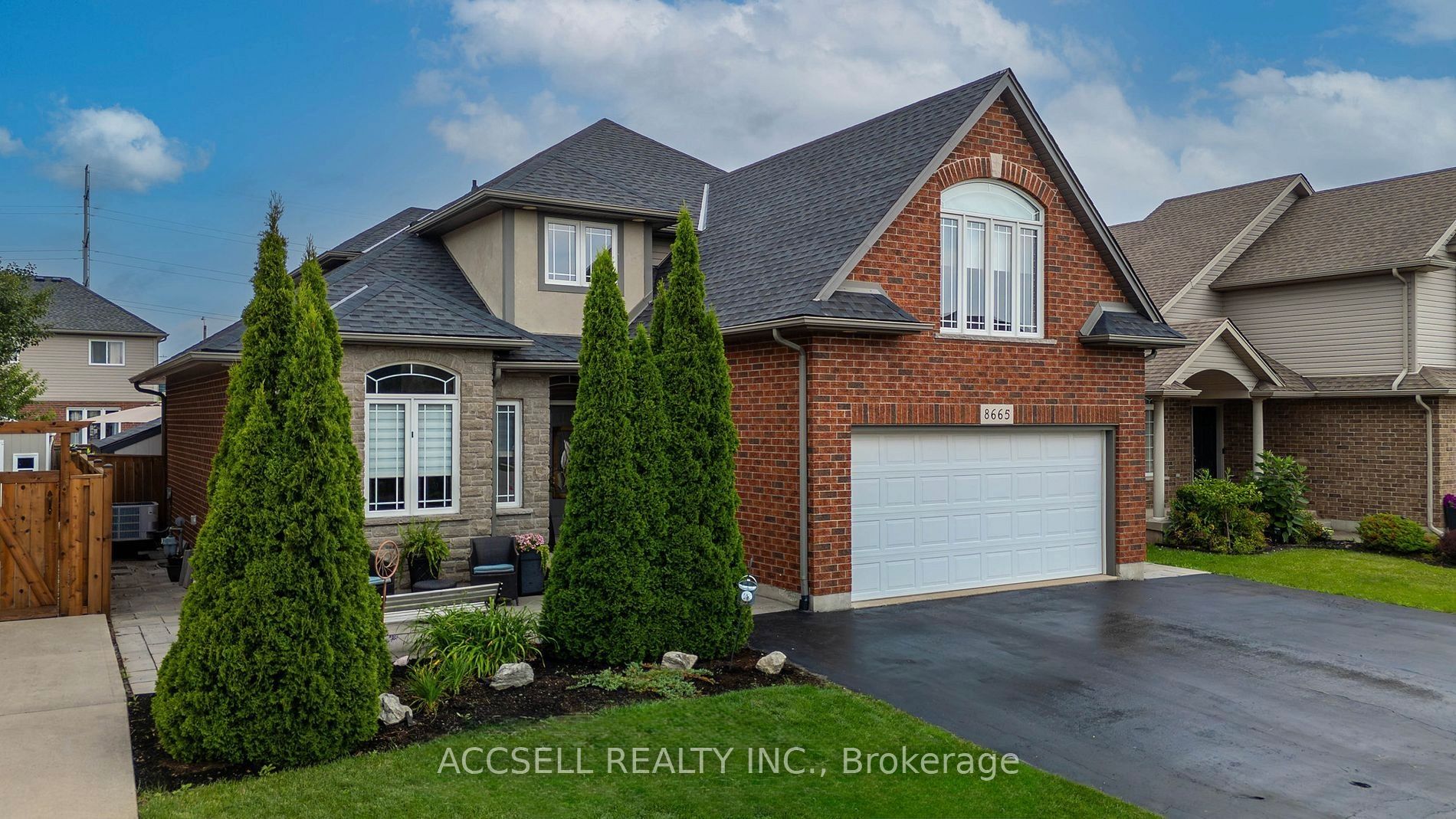 8665 Westport Drive, Niagara Falls, ON, L2H 0A3
