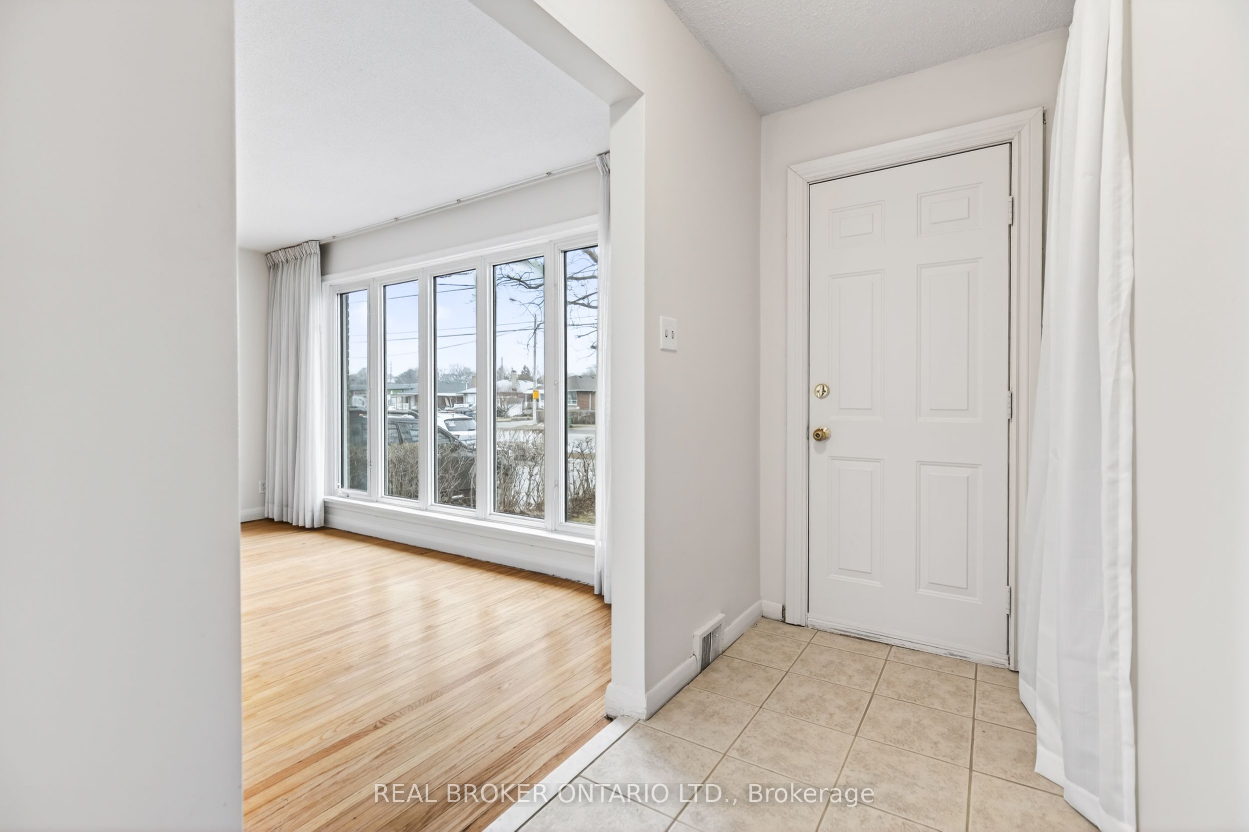 Additional image 3 of 141 Ellesmere Road, Toronto, ON, M1R 4C3