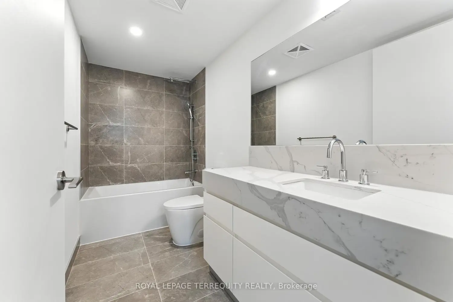 Additional image 8 of 200 Keewatin Avenue Ph05