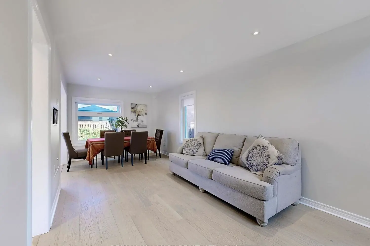 22 Laura Sabrina Drive photo 3
