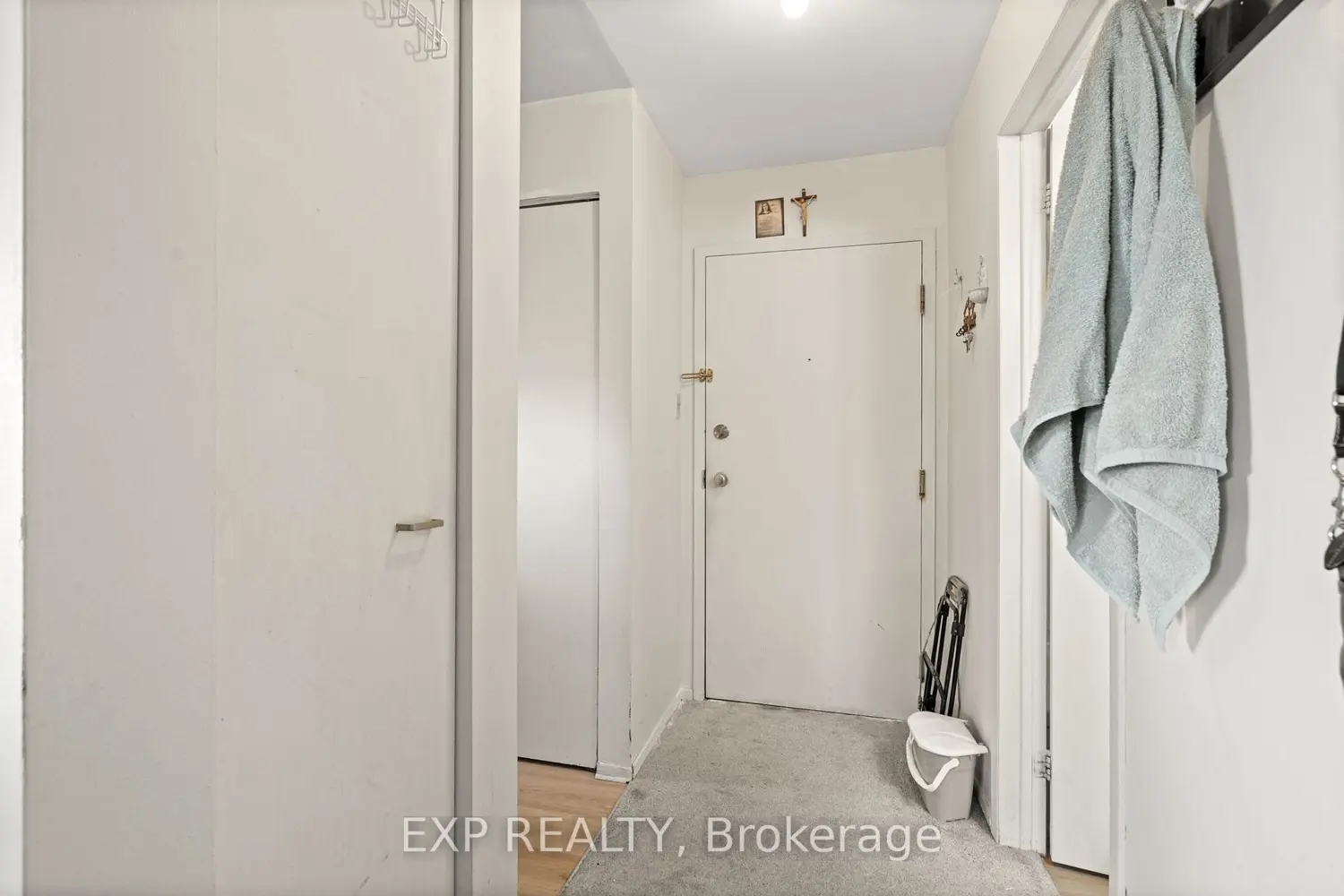 214 Viewmount Drive 209 photo 3