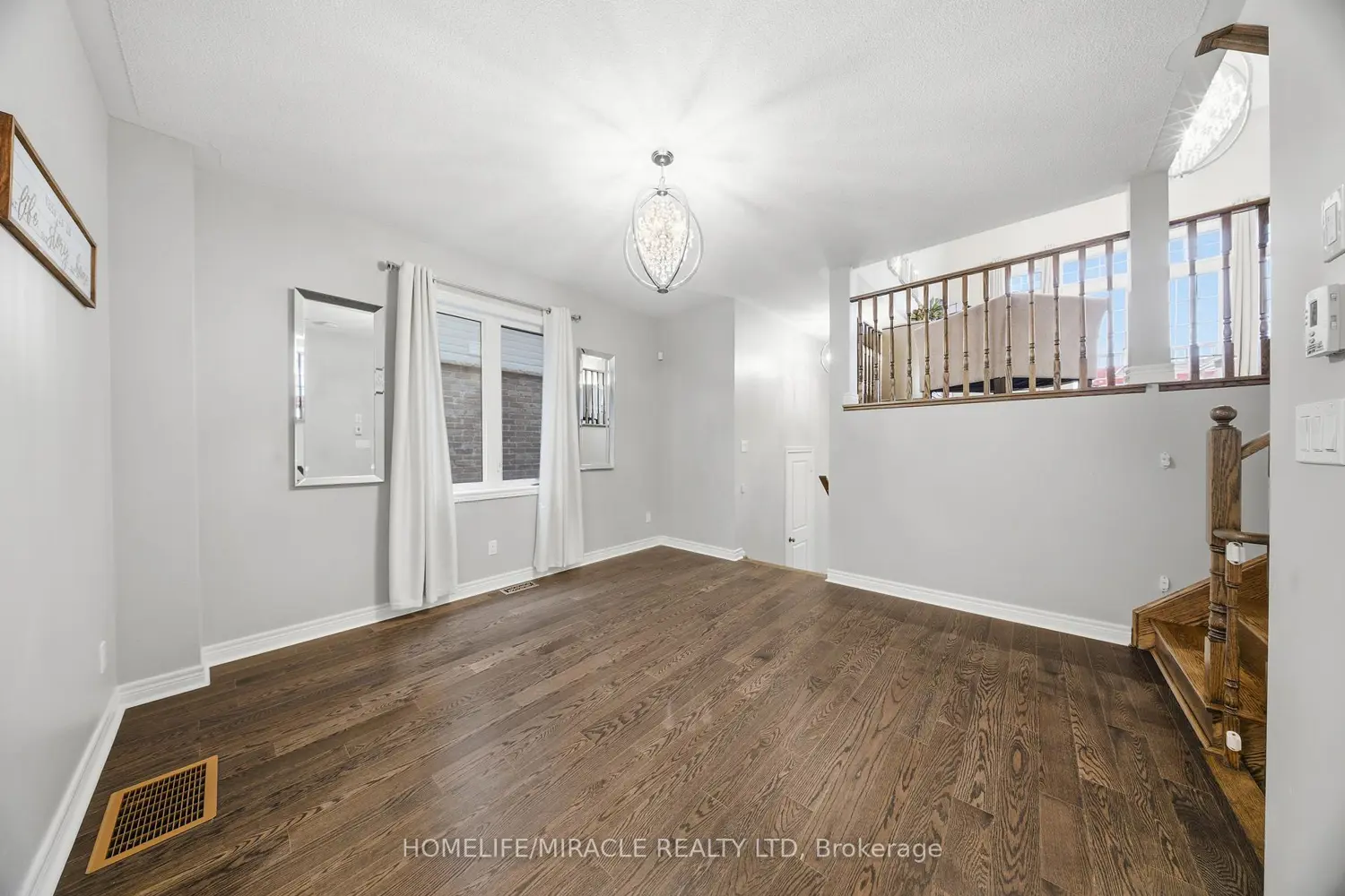 79 Willoughby Way photo 3