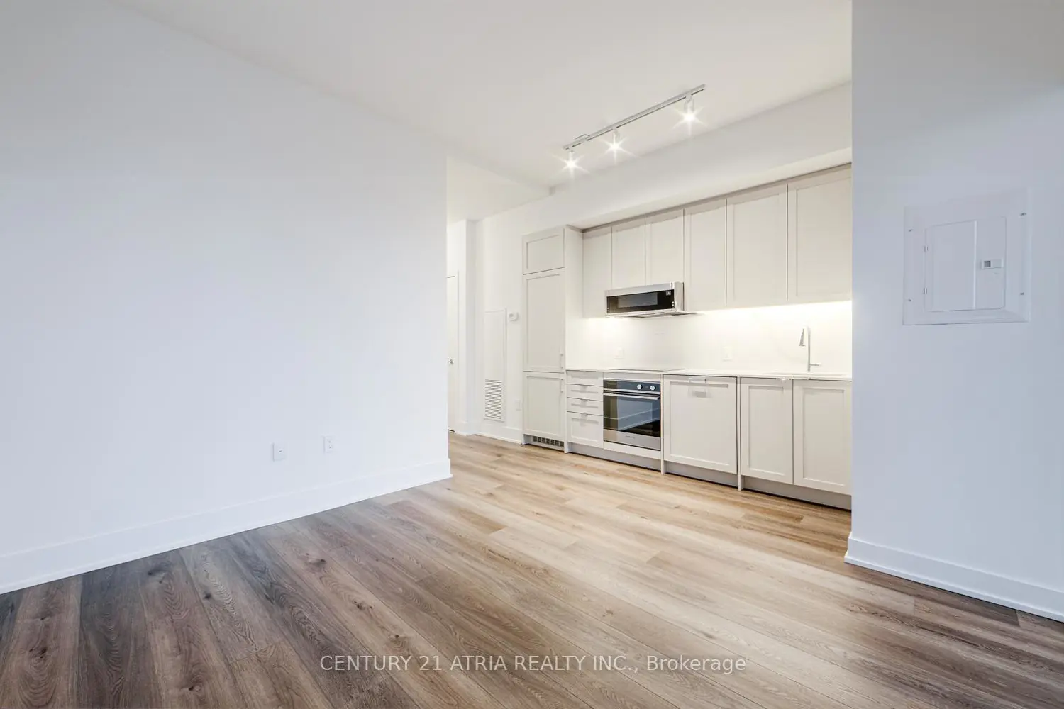 Additional image 5 of 250 Lawrence Avenue 902