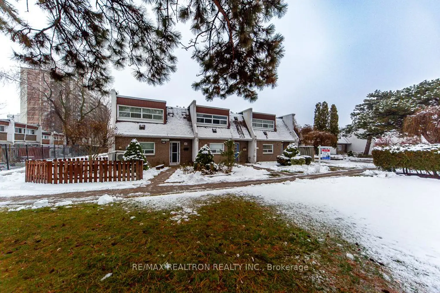 34 Venetian Crescent 143