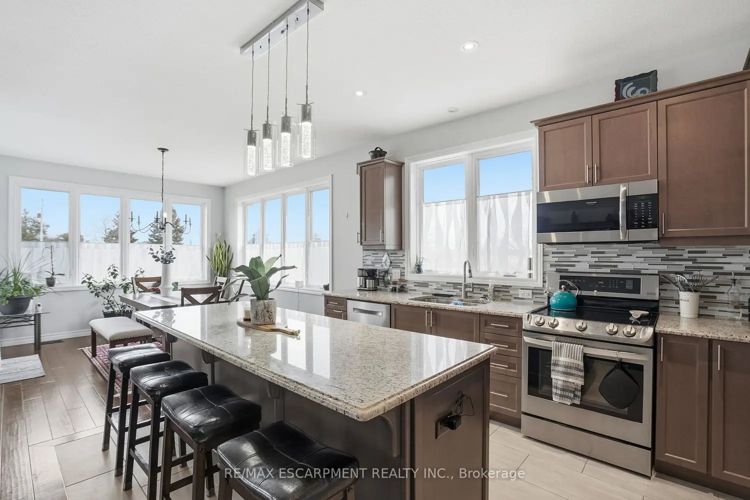 Additional image 6 of 6 Macneil Court