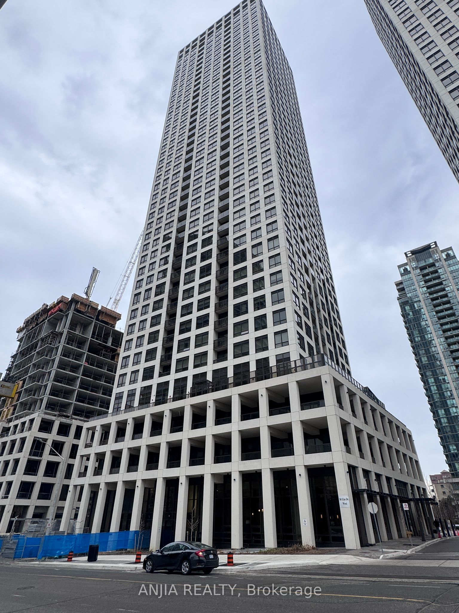 3711-30 Elm Drive W, Mississauga, ON, L5B 0N6