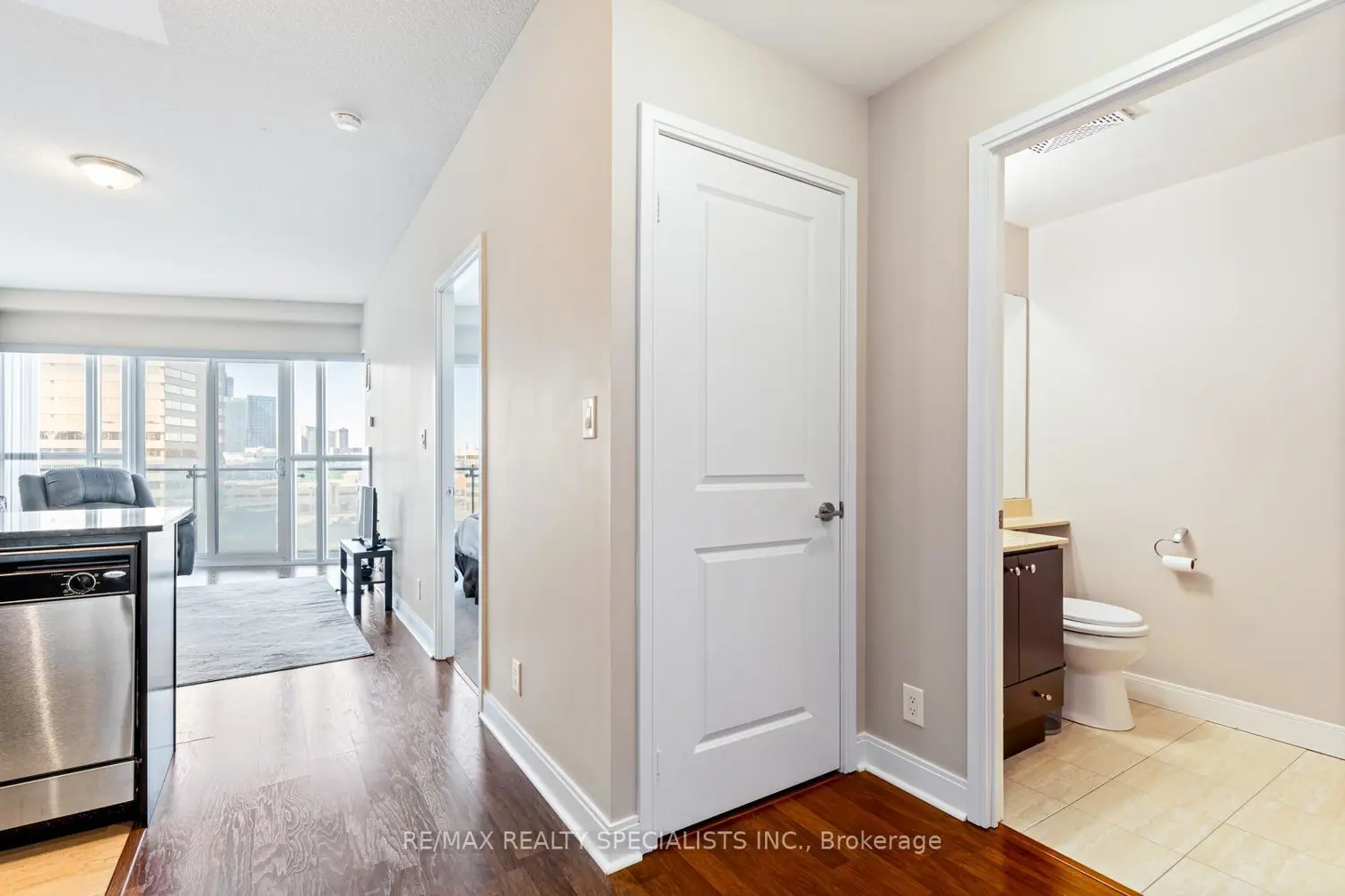 Additional image 3 of 50 Absolute Avenue 909