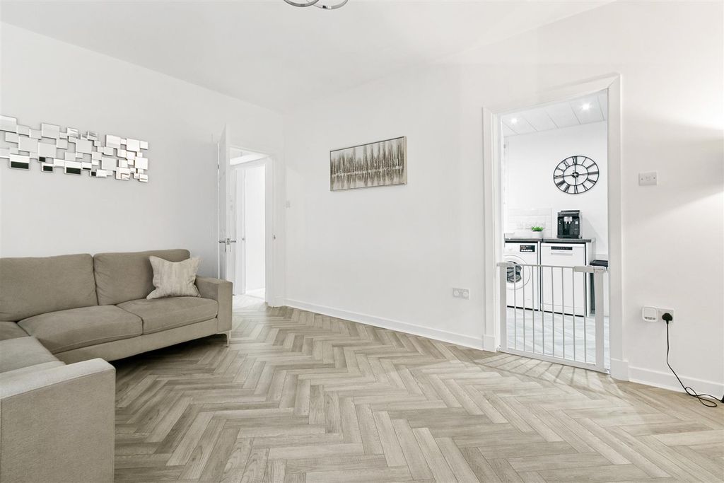 Additional image 4 of 2 bed flat for saleLilac Avenue, Clydebank G81