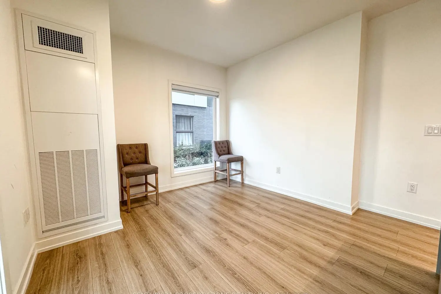 Additional image 5 of 20 Lagerfeld Drive 06