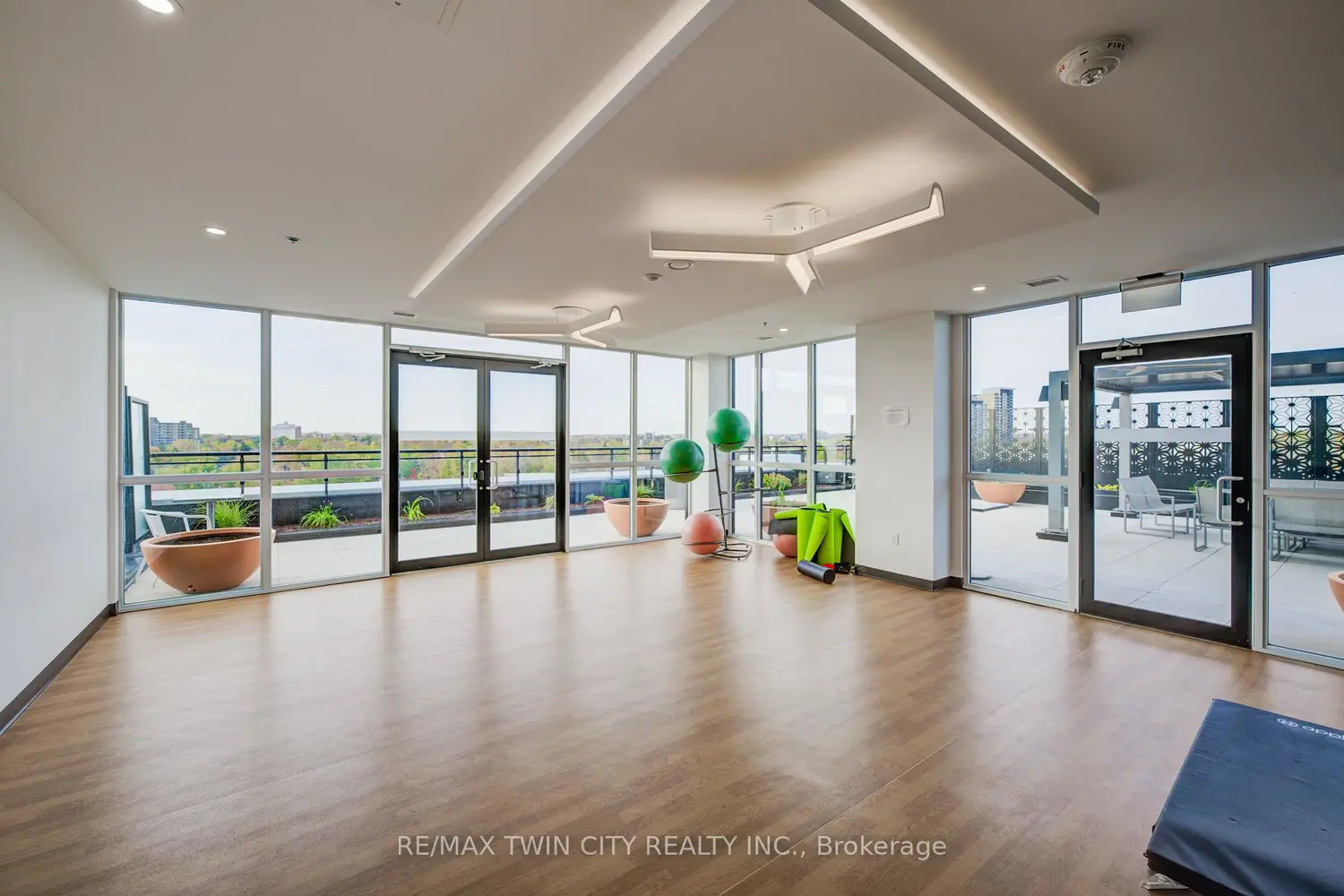 Additional image 20 of 60 Charles Street 1805