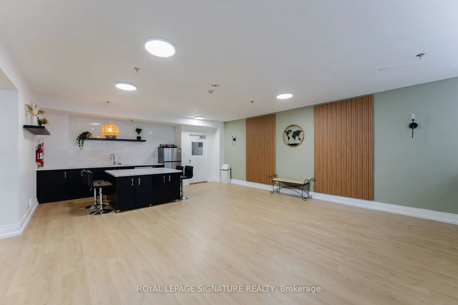 Additional image 12 of 85 Emmett Avenue 2011