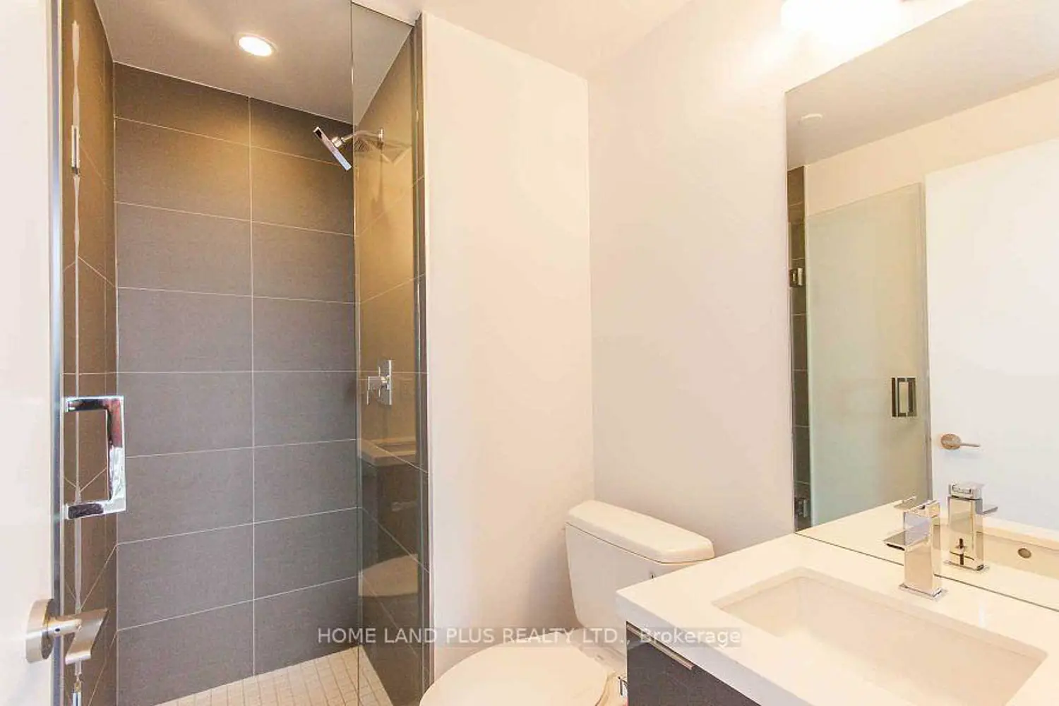 Additional image 10 of 8 Eglinton Avenue 5111