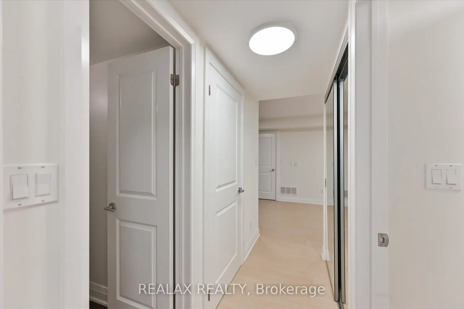 Additional image 9 of 320 John Street 207