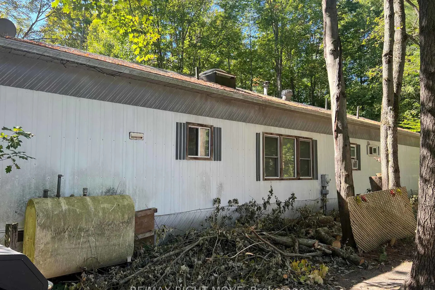 Additional image 16 of 1052 4 Seasons Road