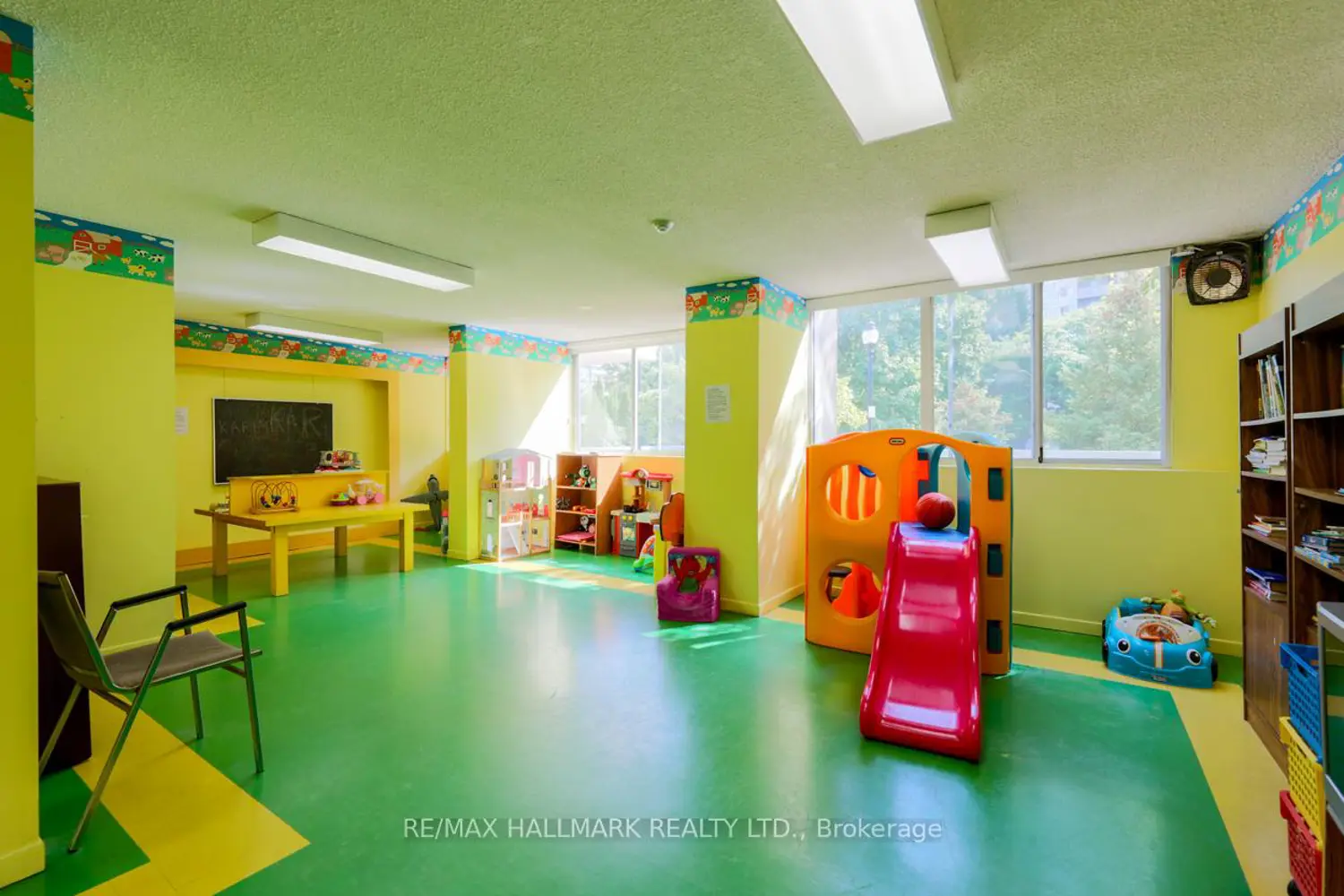 Additional image 17 of 3590 Kaneff Crescent 702