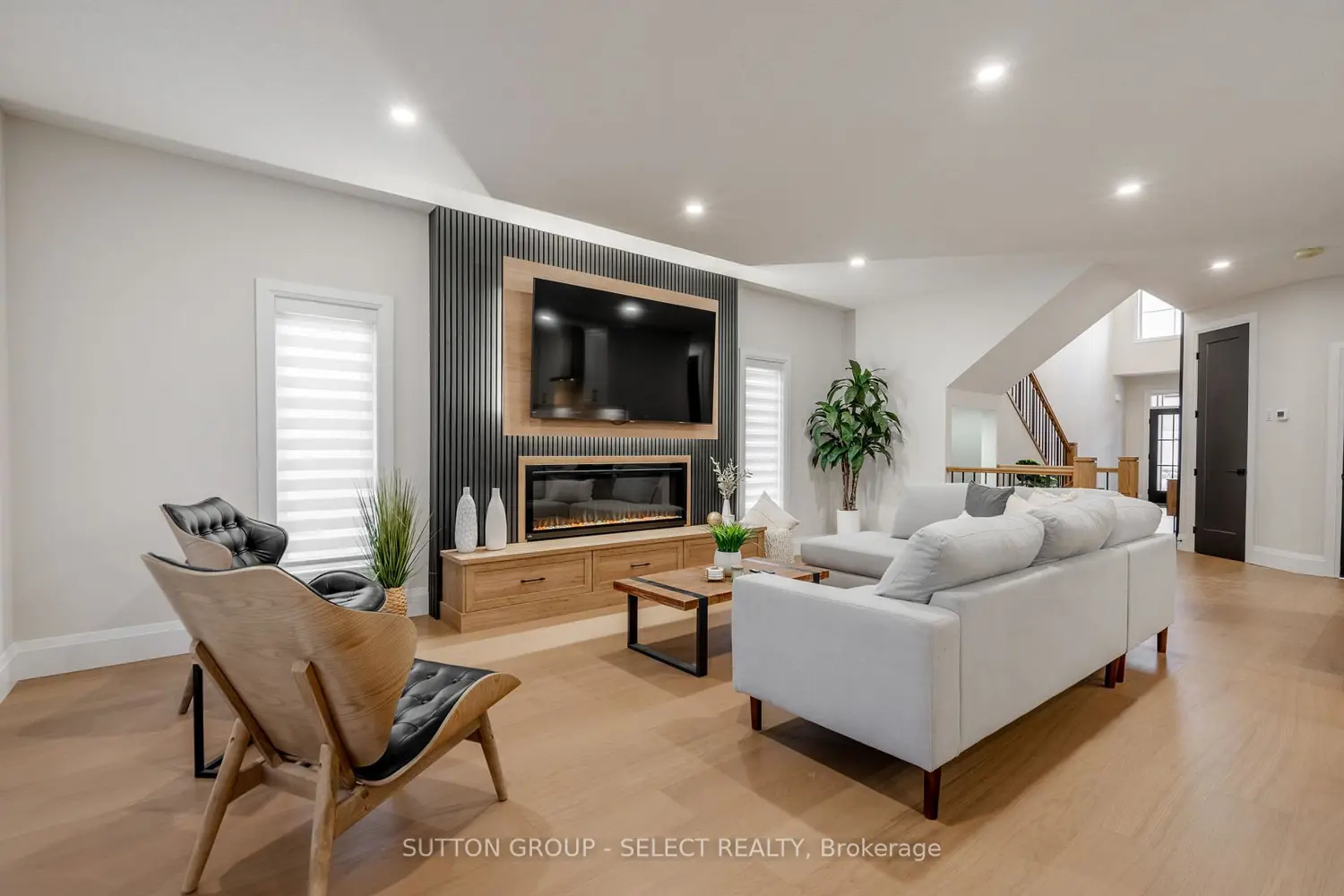 6343 Heathwoods Avenue photo 4